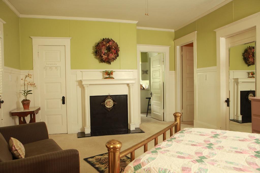 The Dailey Renewal Retreat B & B Greensboro Bilik gambar